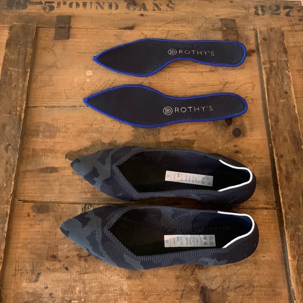Rothy’s Size 8 w black camo flats